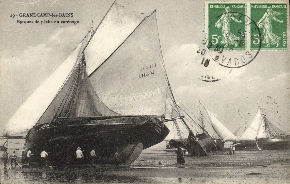 Grandcamp-les-Bains — Fischerboote im Kielholen — A. Dubosq, Verlag (Cavados) - Vorderseite