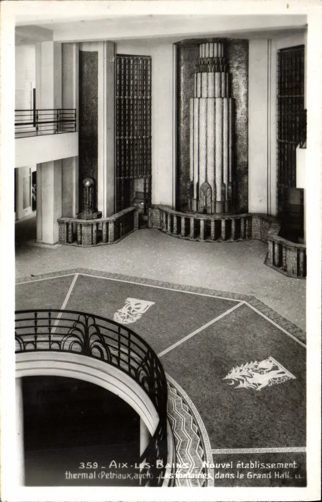 Aix-les-Bains — Neues Thermalbad (Petriaux, Auch) — Die Fontänen im Großen Saal - Vorderseite