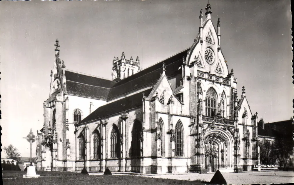 Bourg-en-Bresse (Ain) — A Igreja de Brou — Exterior — A Cigogne - Frente