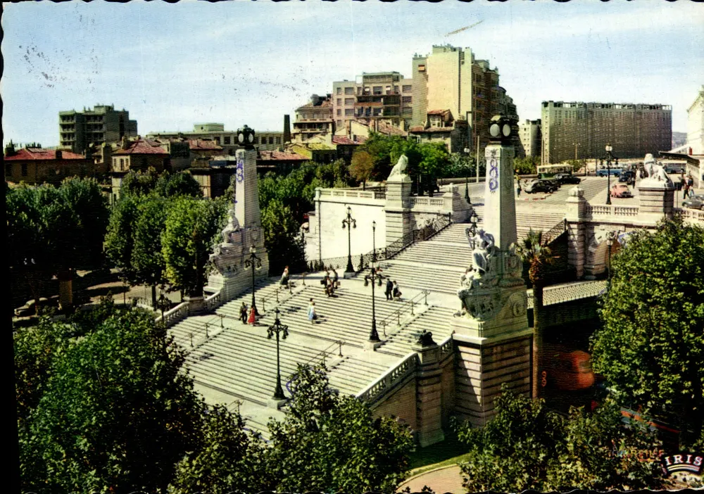 As Escadas da Estação — Marselha — Editora IRIS - Frente