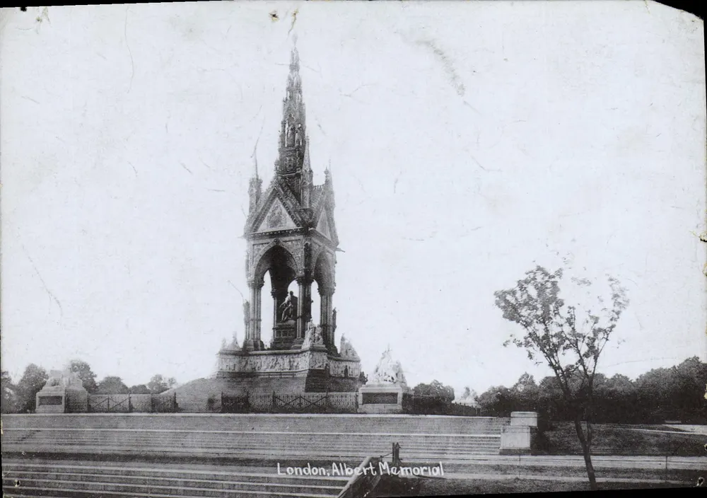 London, Albert Memorial — monument néogothique orné de statues — éditeur non identifié, n° de série non visible - Frente