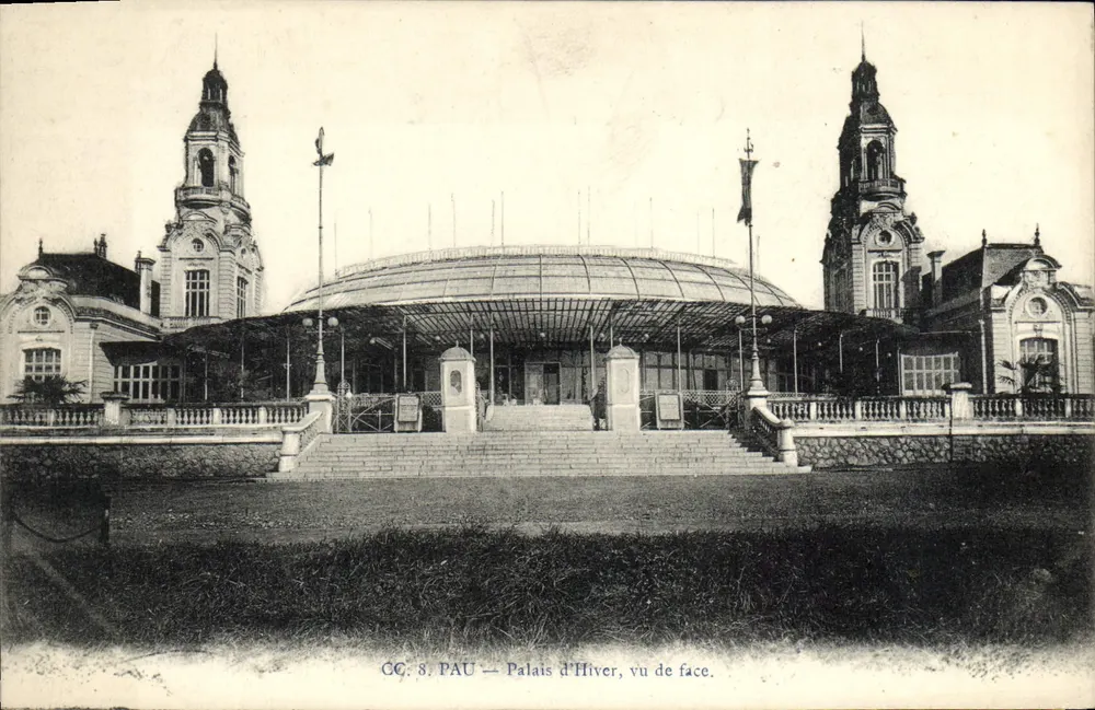 Pau — Palácio de Inverno, visto de frente — CC. 8 - Frente