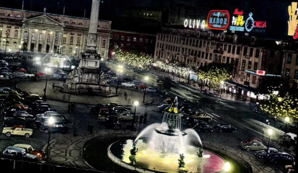 Rossio i Teatr Narodowy — Lizbona — Portugal Turístico - Awers