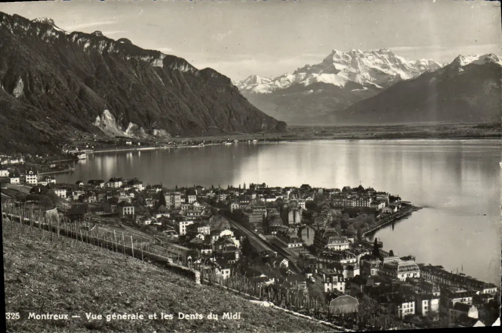 Montreux — Allgemeiner Blick und die Dents du Midi — Verleger unbekannt, Nr. 326 - Vorderseite
