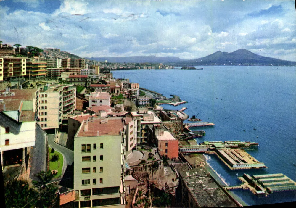 Nápoles — panorama — editor desconhecido, número de série não visível - Frente