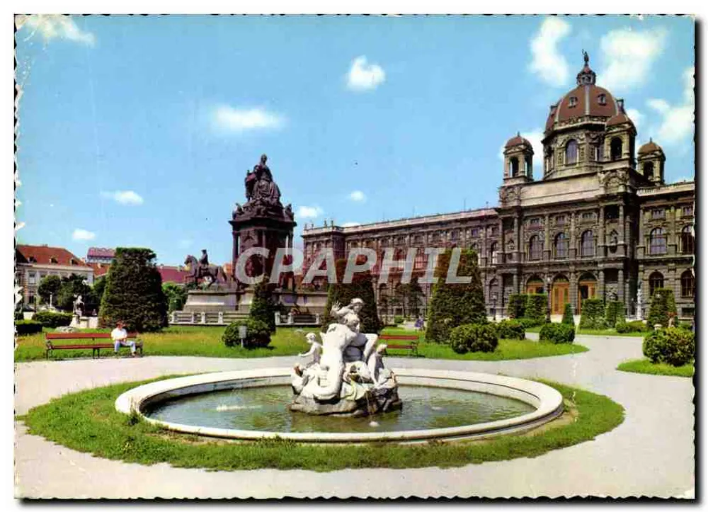 Vienna - Museum with Maria-Theresa Memorial — ornate building with domes and equestrian statue, printed by 'CPAPHIL' and numbered '45612/4' - Voorkant