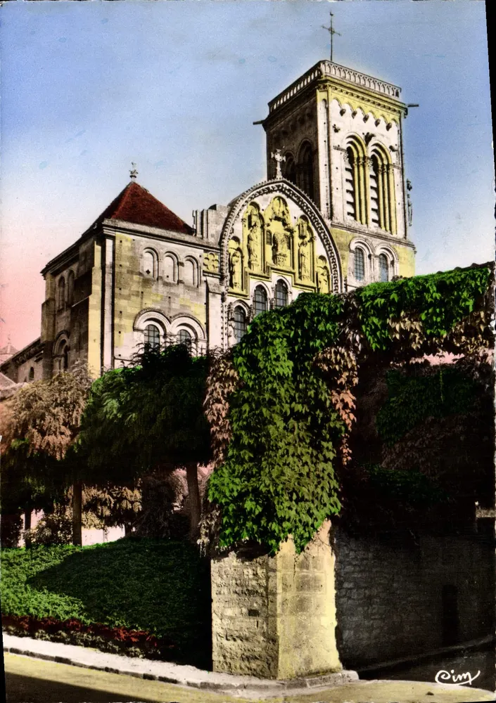 Vézelay — A Basílica e a Casa Romana — Editor CIM - Frente