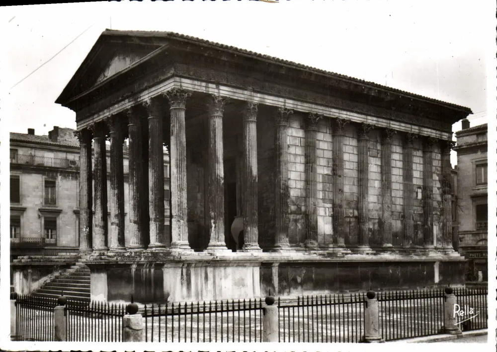 Nîmes (Gard) - A Casa Quadrada - monumento romano — Cliché BELLA, formato grande, fabricação francesa - Frente
