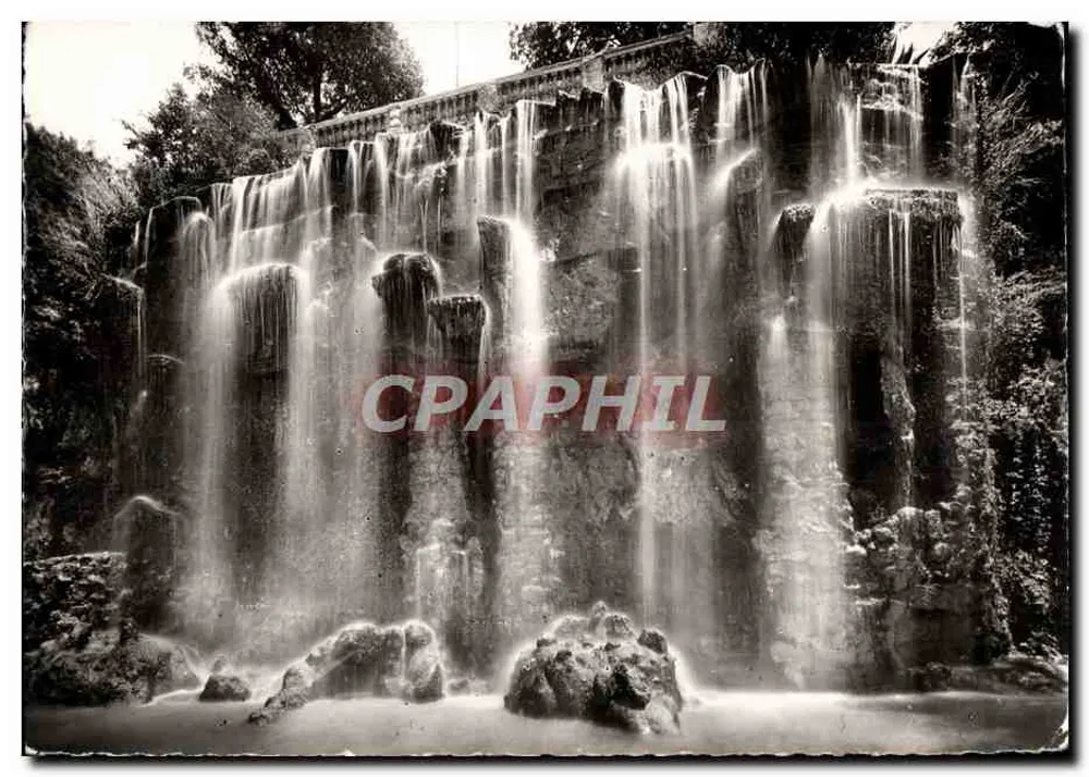 Cascata — parque ou jardim — Les Editions de la Cote, La Ciotat - Frente