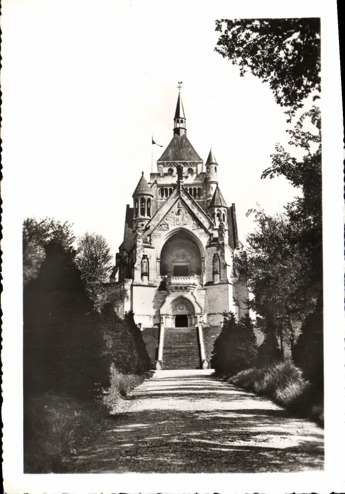 Denkmal der Schlachten der Marne und Ossuar von Dormans — Fassade - Vorderseite