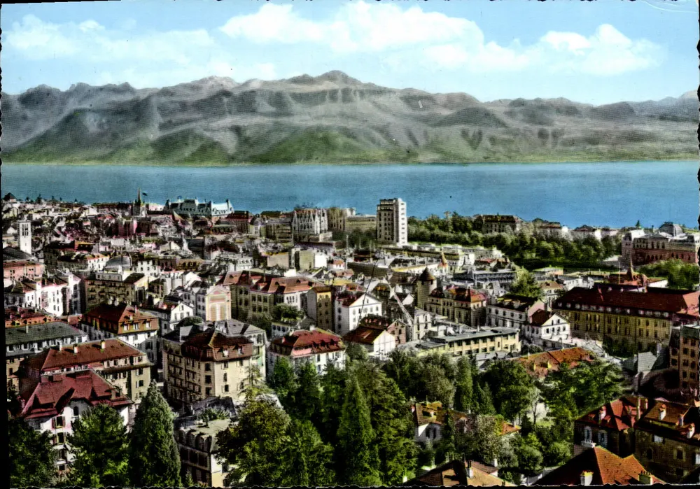 Lausanne — Vista geral e as Alpes — Editores BOVEY & CIE, Genebra, n°8283 - Frente