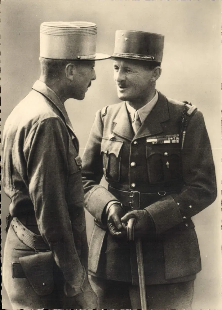 Liberação de Paris — O General Leclerc — Cliché R. Bertin, C.A.P. Paris - Frente