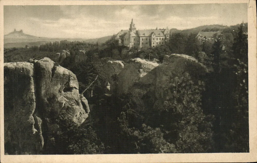 Tsjechisch Paradijs. Hrubá Skála — uitzicht op het kasteel en de rotsen — n° 2058 - Voorkant