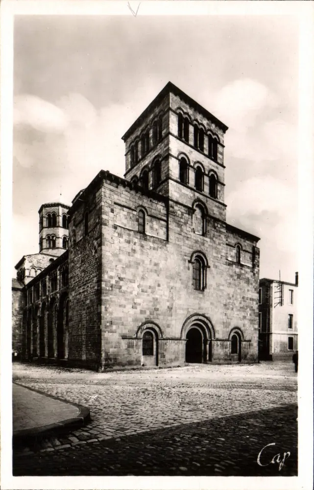 Issoire — Igreja de São Paulo — Fachaça Ocidental — CPAPHIL - Paris - Frente