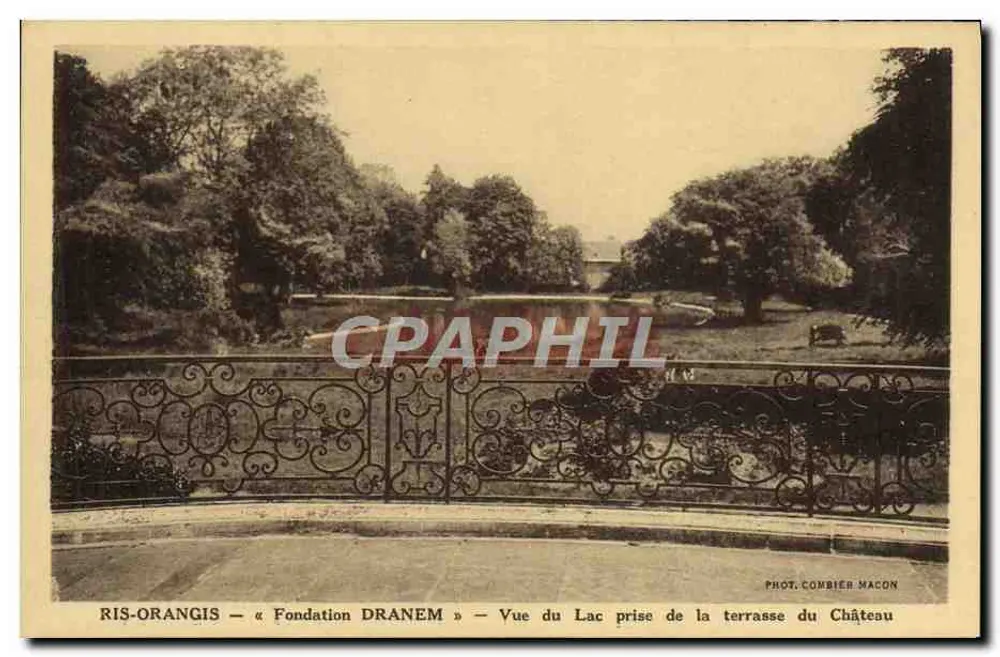 Ris-Orangis — Fondation Dranem — Ansicht des Sees von der Schlossterrasse — Phot. Combier Macon - Vorderseite