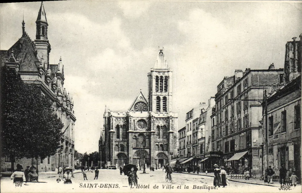 Saint-Denis — Das Rathaus und die Basilika — Jhot. - Vorderseite