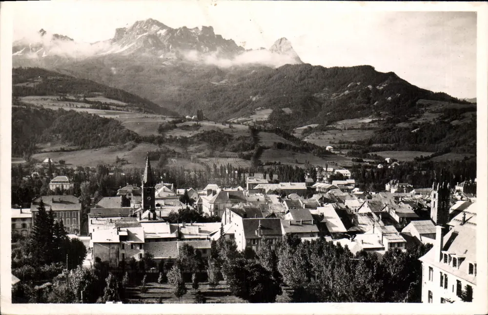 Barcelonnette (B.A.) — Vista geral e Chapéu do Policial — Tabas, Barcelonnette - 428 - Frente