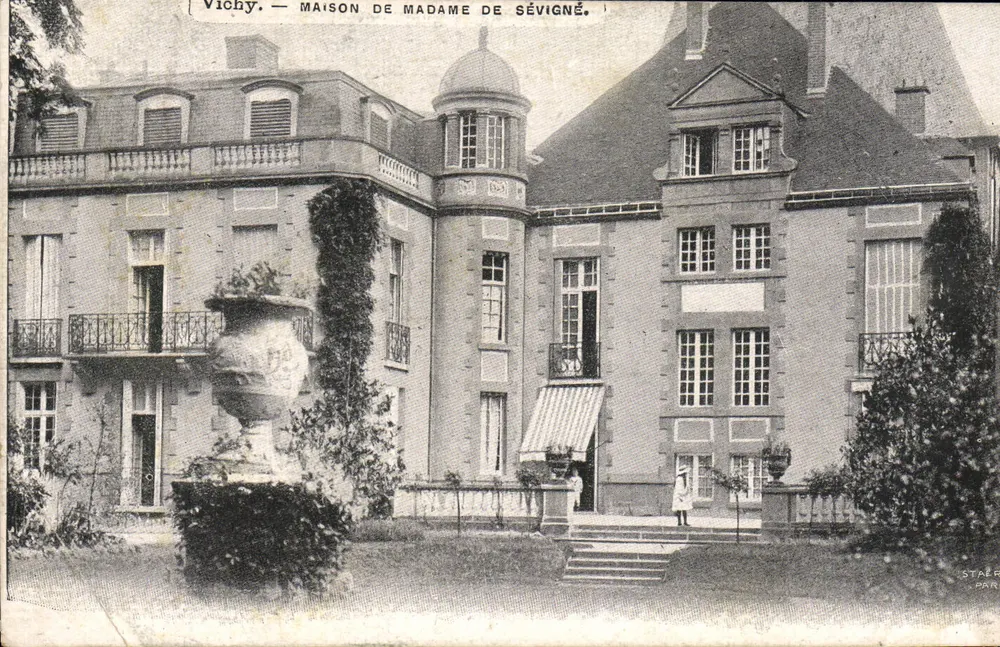 Vichy — Casa de Madame de Sévigné — Staér, París - Anverso