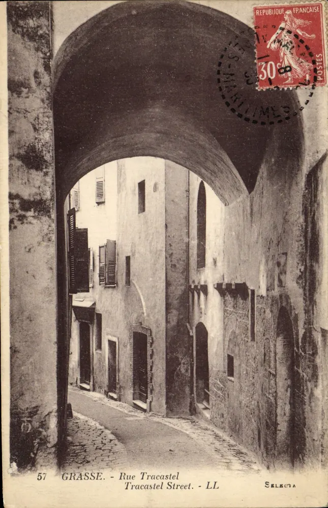 Grasse - Rue Tracastel — vista sob um arco — editor Selecta, n° 57 - Frente