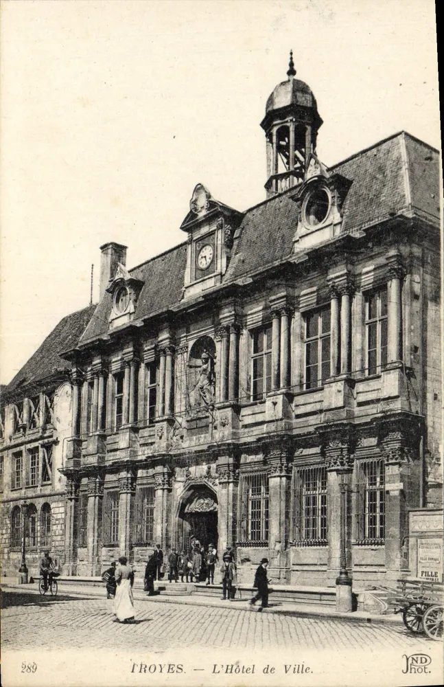 Troyes — O Hotel de Ville — JND Hot. - Frente