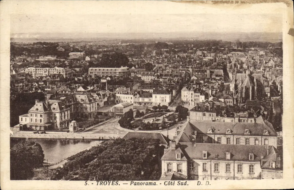 Troyes — Panorama — Lado Sul — D.D. - Frente