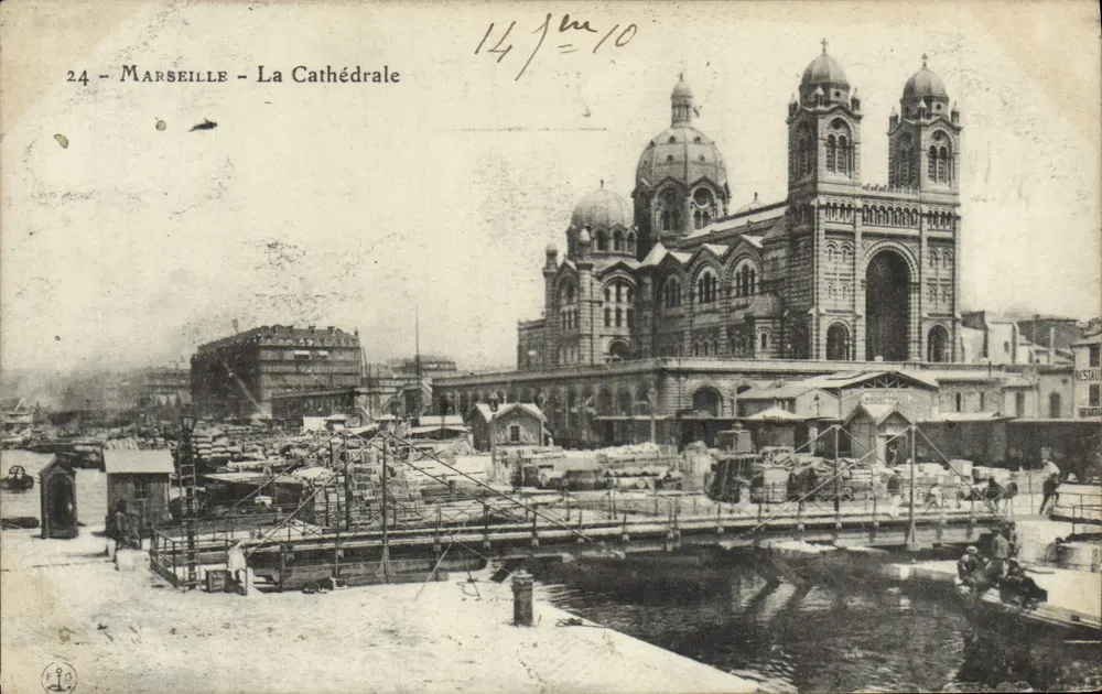 Marselha - A Catedral — vista do porto, n°24 - Frente