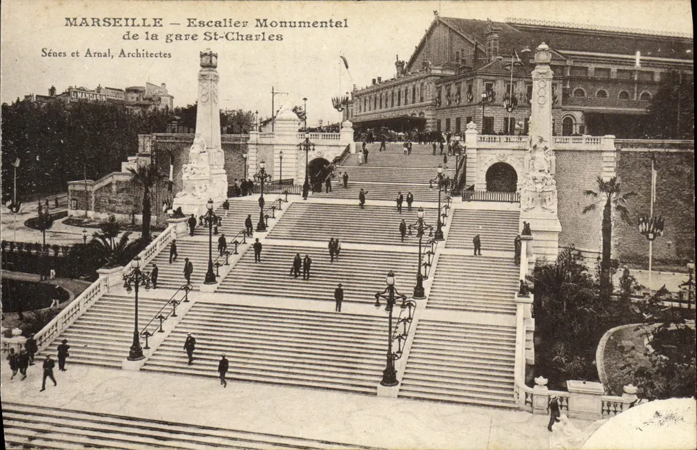 MARSEILLE — Monumentale Treppe der St-Charles-Bahnhof — Sénes et Arnal, Architekten - Vorderseite
