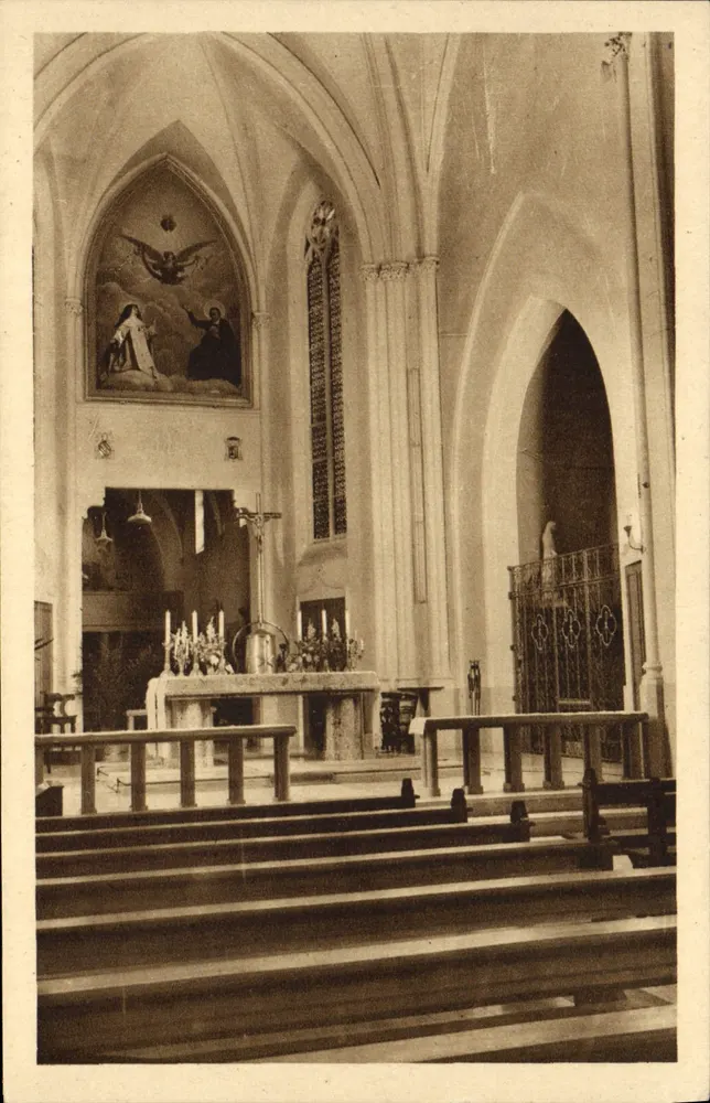 Interior da capela — Instituição do Bom Pastor — A Capela, Marselha - Frente