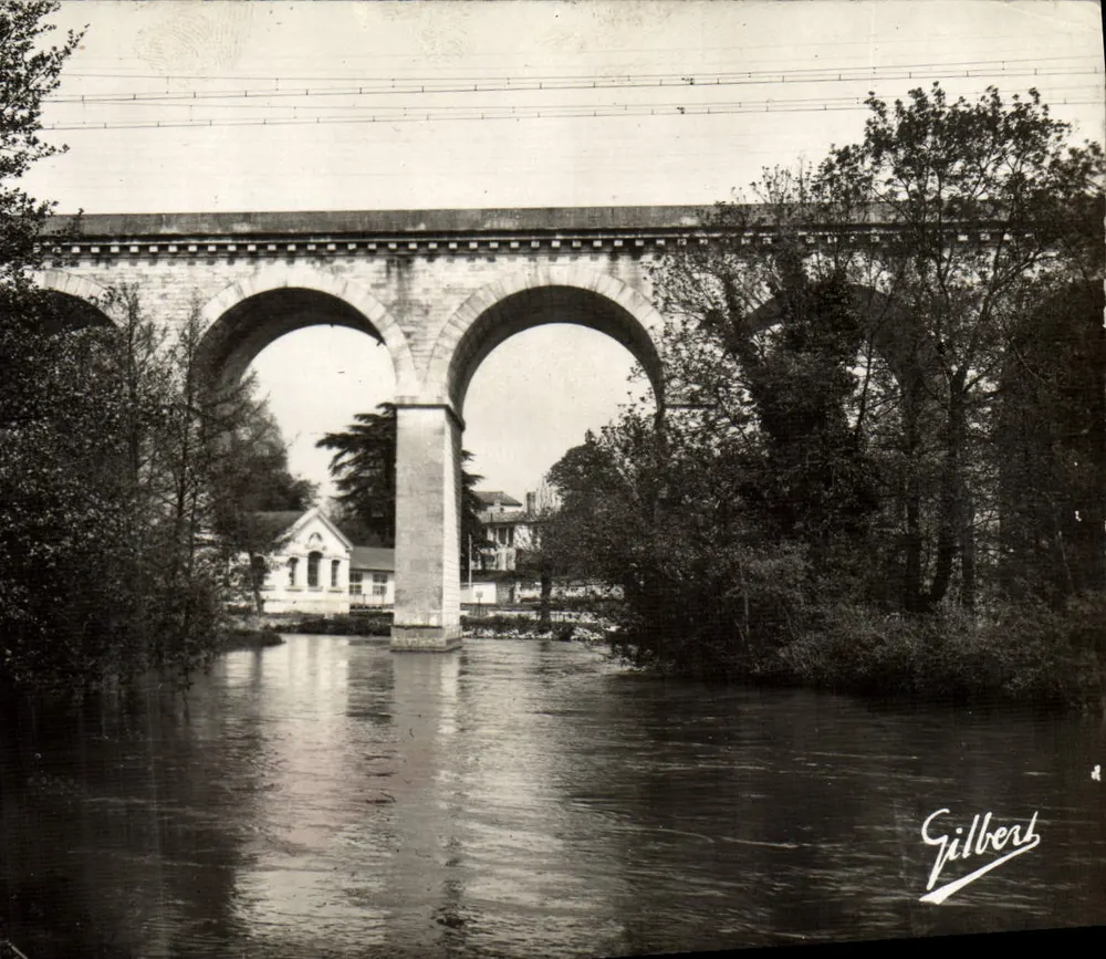 Der Viadukt - Pontouvre - Foulpougné — Photo Gilbert - Vorderseite