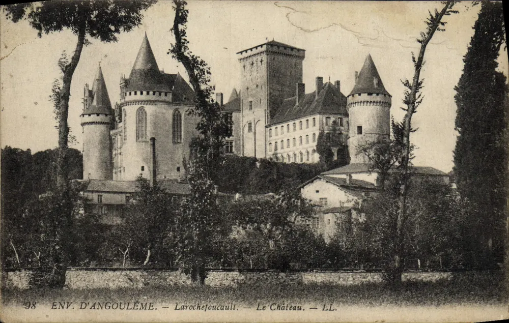 Env. de Angoulême — Larocheffoucault — O Castelo — LL - Frente