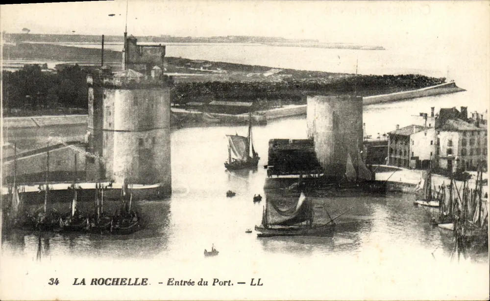 La Rochelle — Einfahrt in den Hafen — LL - Vorderseite
