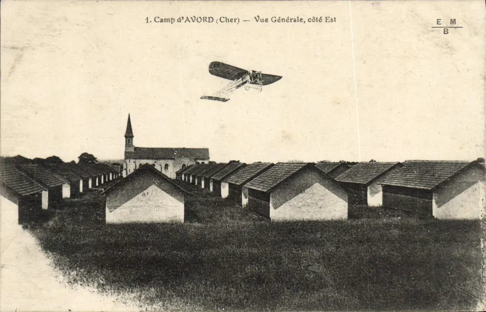 Camp d'Avord (Cher) — Vue Générale, côté Est — E.M.B. - Recto