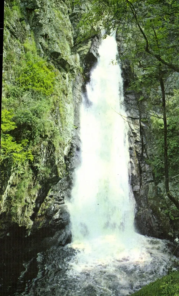 Die Cascades von Gimel — « Die Pferdeschwanz » — Höhe 60 m — S.A.D. Image de France, Vichy - Vorderseite