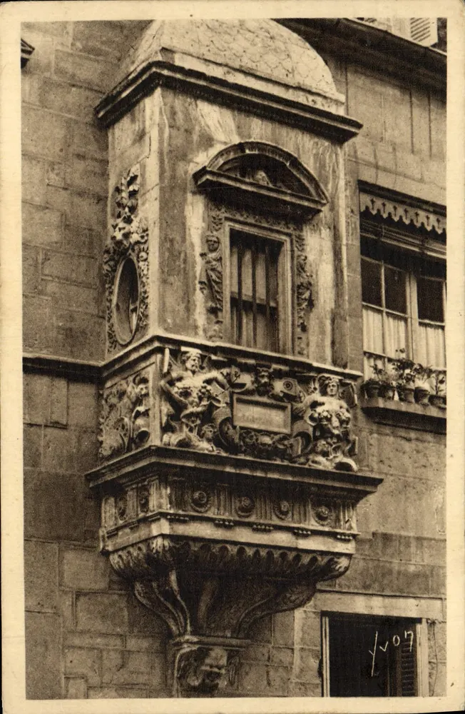 Balcone Rinascimentale ornato di sculture — Dijon, Côte-d'Or — Les Éditions de la Douce France - Recto