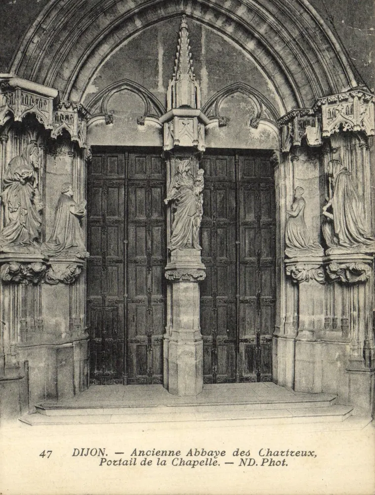 Dijon — Ehemalige Abtei der Chartreux, Portal der Kapelle — ND. Fotografie - Vorderseite