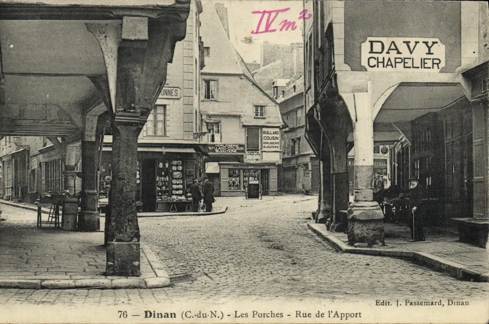 Dinan (C.-du-N.) — Les Porches — Rue de l'Apport — Edit. J. Passemand, Dinan - Recto