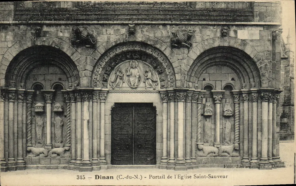 Dinan (C.-du-N.) — Portal der Kirche Saint-Sauveur — Verlag J. Passenmard - Dinan - Vorderseite