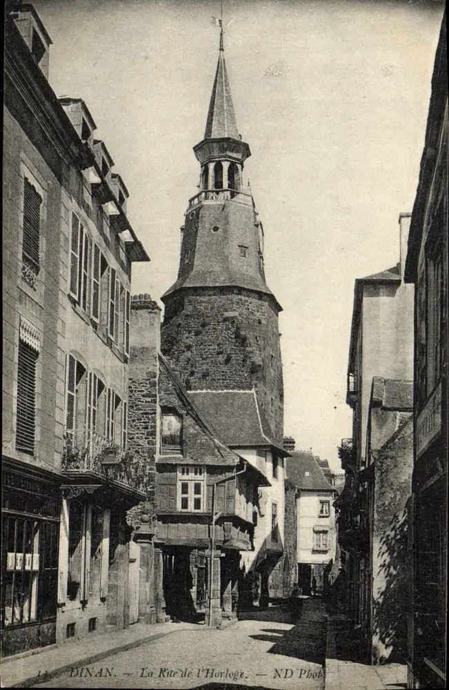 Dinan — A Rue de l'Horloge — ND Phot. - Frente