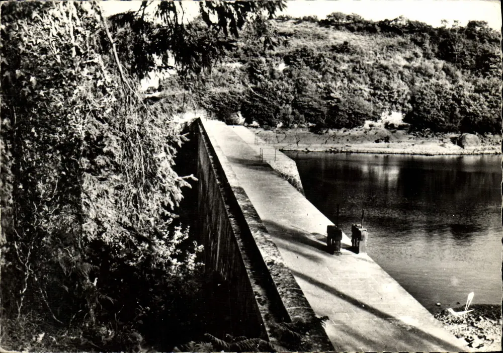 Glomel (C.-du-N.) — O Barragem — Editor: La Garbald, Interdite - Frente