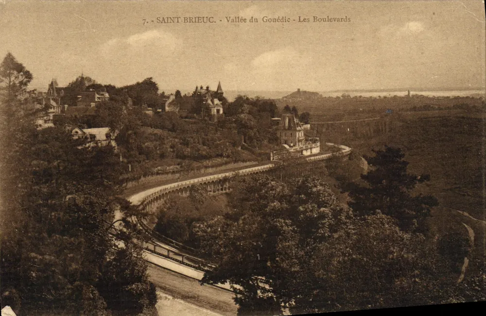 Saint-Brieuc - Wąwóz Gonédic - Aleje — wydawca D. Bléroux, nr 7 - Awers