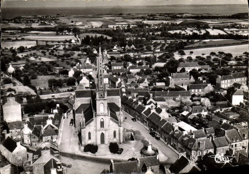 Pordic (C.-du-N.) — Luftbild — Die Kirche und das Zentrum — Aériennes Véritables Editions - Vorderseite