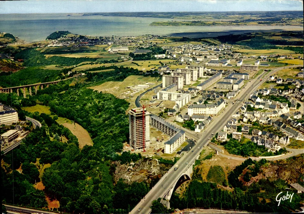Saint-Brieuc — Vista Geral — Ponte d'Armor — Gaby - Frente