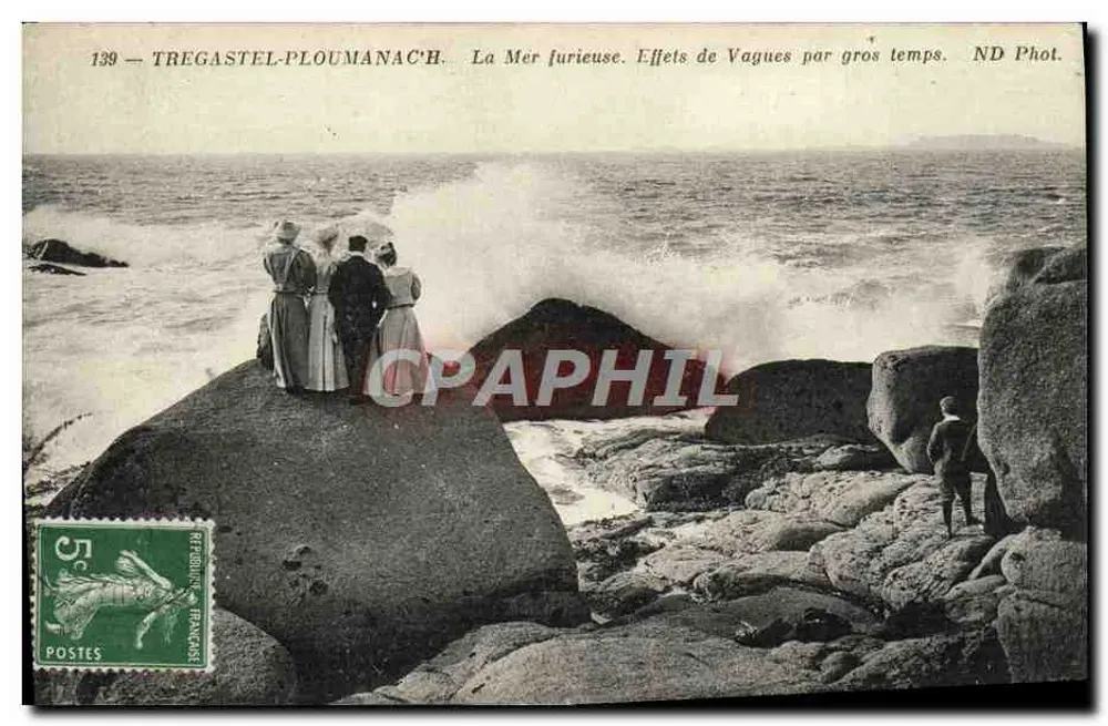 Tregastel-Ploumanac'h — Das wilde Meer. Wirkung von Wellen bei stürmischem Wetter. ND Fotografie. - Vorderseite