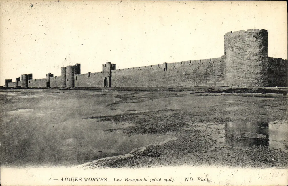 Aigues-Mortes — Os Muros (lado sul) — ND. Fot. - Frente