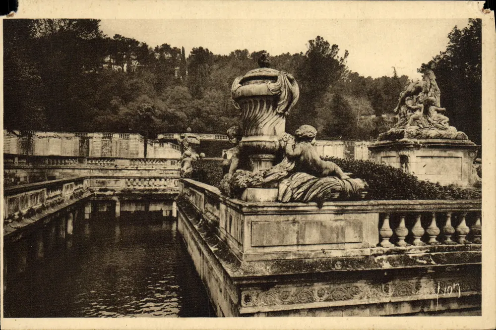 Jardin de la Fontaine — Les Bains Romains — Nîmes (Gard) — Éditeur : Les Éditions d'Art YVO — n° 107 - Vorderseite