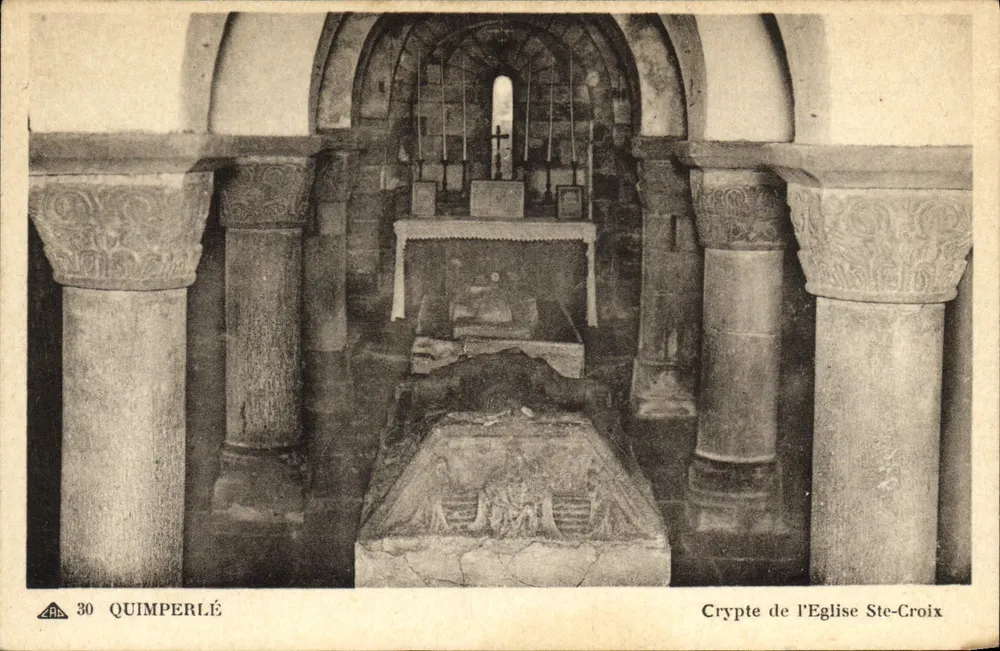 Cripta da Igreja Santa Cruz — Quimperlé — CPAPHIL - Frente