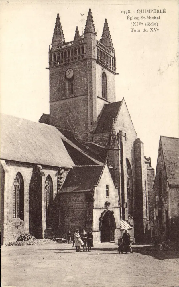 Quimperlé — Kirche Saint-Michel (14. Jahrhundert), Turm des 15. Jahrhunderts — Laurent-les-Hennes - Vorderseite