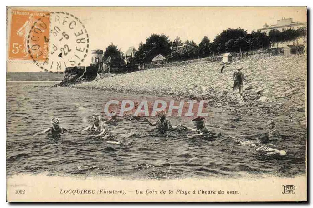 Locquirec (Finistère) — Ein Stück der Strandpromenade zur Badezeit — JND Foto. - Vorderseite