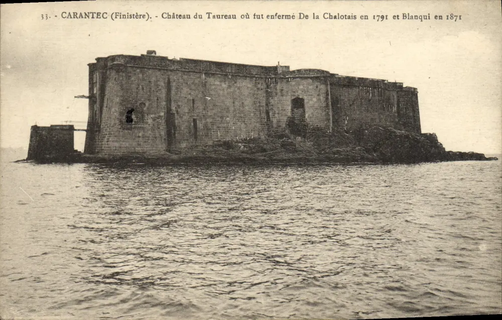 Castelo do Touro em Carantec (Finistère) — prisão de De la Chalotais em 1791 e Blanqui em 1871 — n°33 - Frente