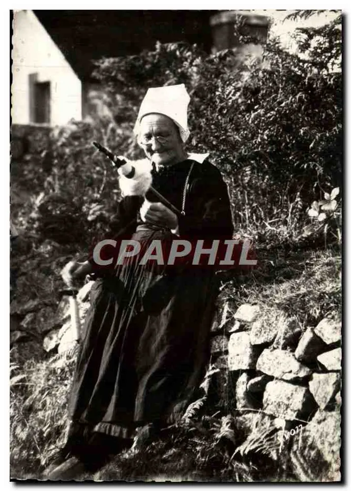 Vieille femme en costume traditionnel — Finistère — Éditions d'Art 'YVGC', Paris - Frente